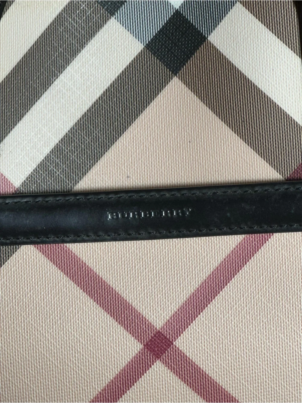 Burberry Beige Large Nova Check Tote with Black Trim and Red Accents - Picture 2 of 9